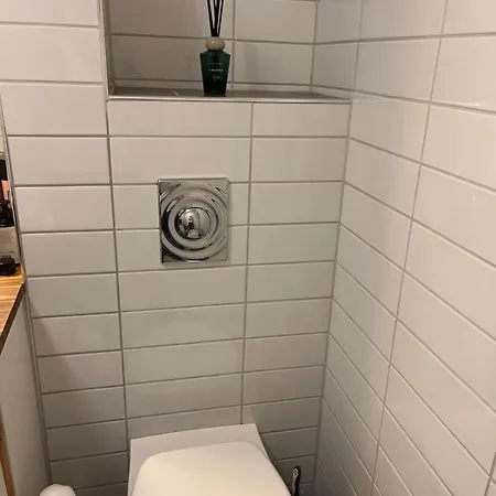 アパート Stor Og Lys Med Sentral Beliggenhet Og Gratis Parkering *